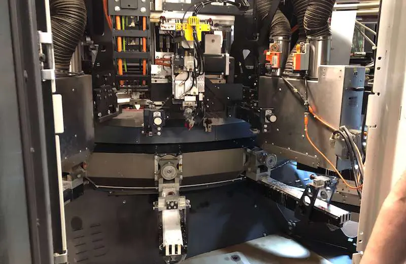 Tri-S Bottle Screen Printer | An interior view of das machine where the bottles rest | NW Rapid Manufacturing